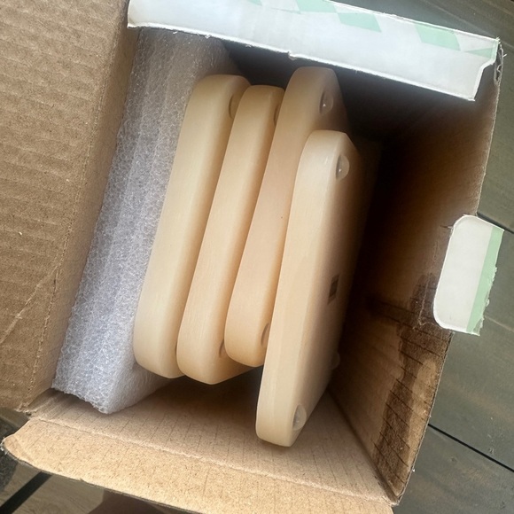 RIRIKU Resin Coasters Set of 4 - Picture 2 of 3